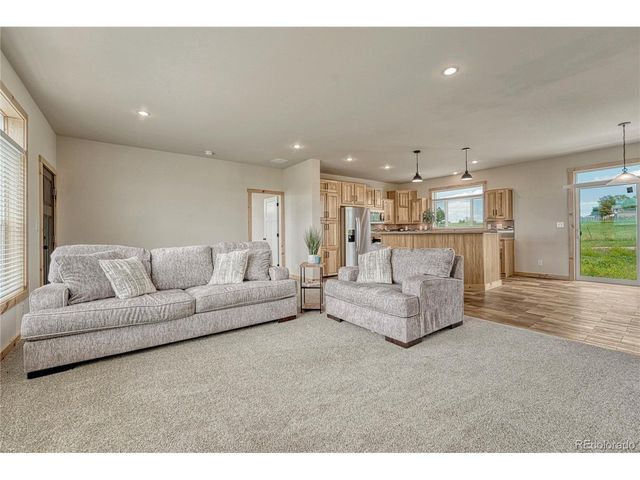 7451 Sun Country Dr, Elizabeth, CO 80107