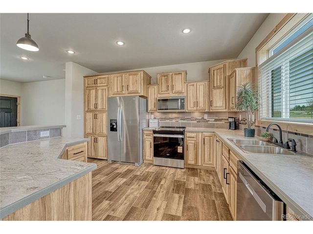 7451 Sun Country Dr, Elizabeth, CO 80107