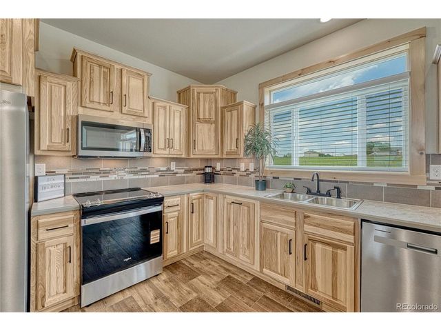 7451 Sun Country Dr, Elizabeth, CO 80107