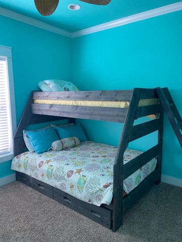 981 South Stingaree Drive, Crystal Beach, TX 77650