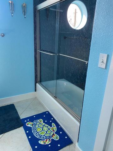 981 South Stingaree Drive, Crystal Beach, TX 77650