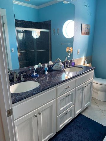 981 South Stingaree Drive, Crystal Beach, TX 77650