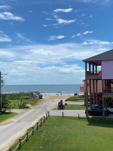 981 South Stingaree Drive, Crystal Beach, TX 77650