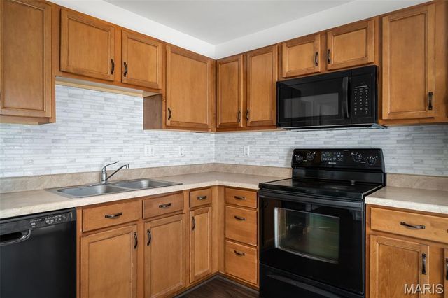 1109 Ridgeway Drive, Lake St Louis, MO 63367