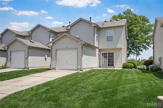 1109 Ridgeway Drive, Lake St Louis, MO 63367