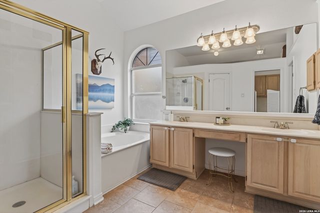 13627 SUMMER GLEN DR, San Antonio, TX 78247