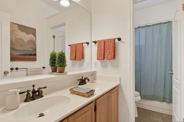 13627 SUMMER GLEN DR, San Antonio, TX 78247