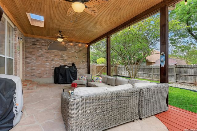 13627 SUMMER GLEN DR, San Antonio, TX 78247