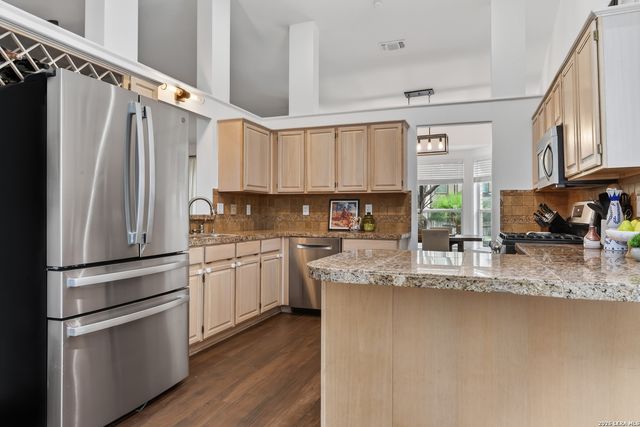 13627 SUMMER GLEN DR, San Antonio, TX 78247