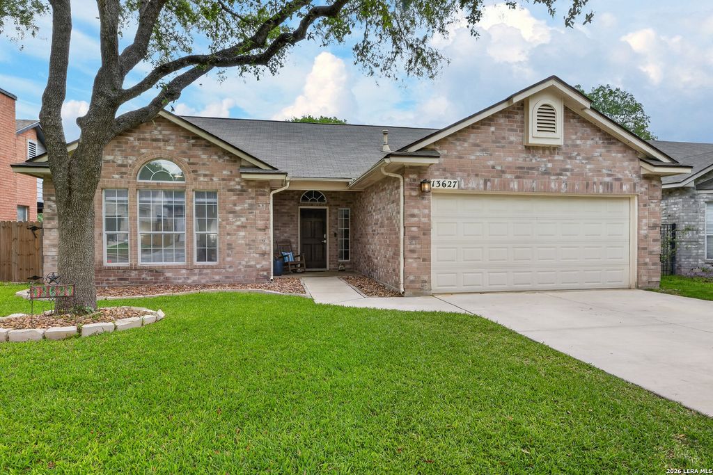 13627 SUMMER GLEN DR, San Antonio, TX 78247