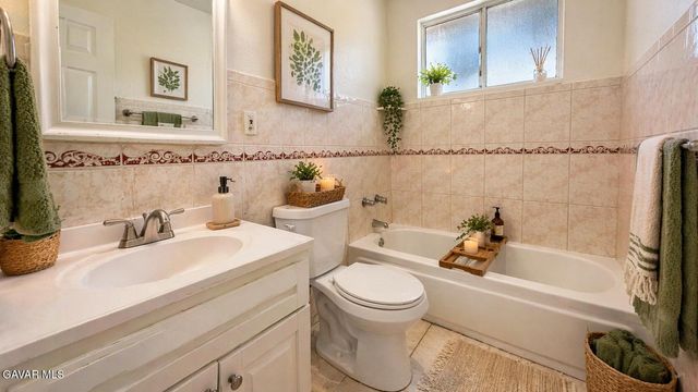 1140 W Avenue H12, Lancaster, CA 93534