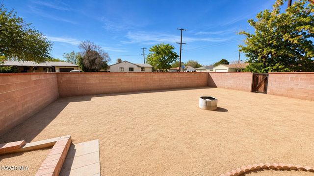 1140 W Avenue H12, Lancaster, CA 93534