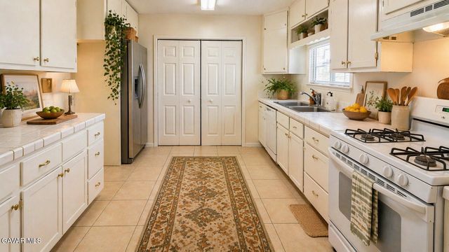 1140 W Avenue H12, Lancaster, CA 93534