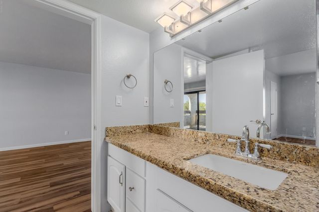 10444 N 69th Street Apt 206, Paradise Valley, AZ 85253