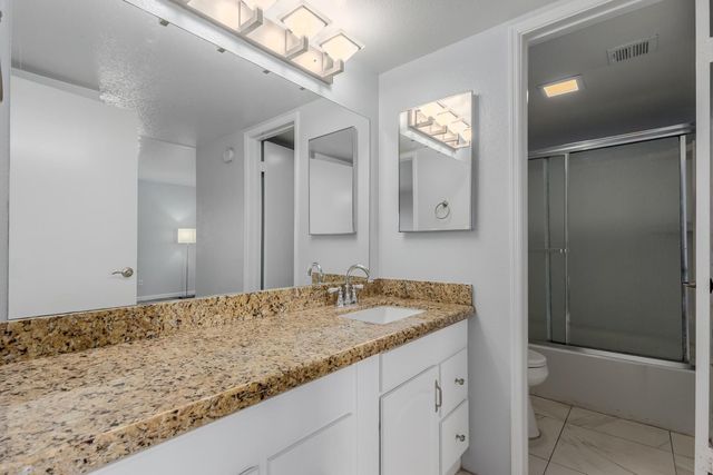 10444 N 69th Street Apt 206, Paradise Valley, AZ 85253