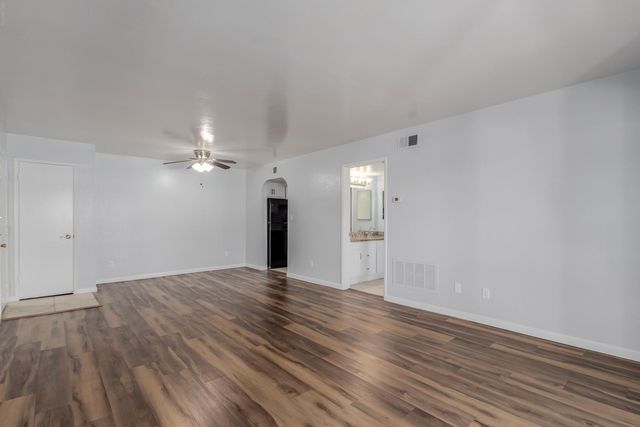 10444 N 69th Street Apt 206, Paradise Valley, AZ 85253