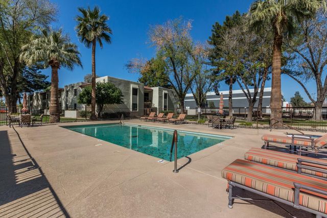 10444 N 69th Street Apt 206, Paradise Valley, AZ 85253