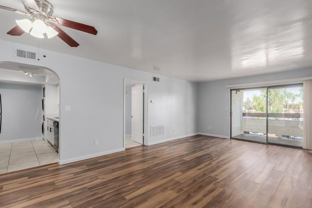 10444 N 69th Street Apt 206, Paradise Valley, AZ 85253