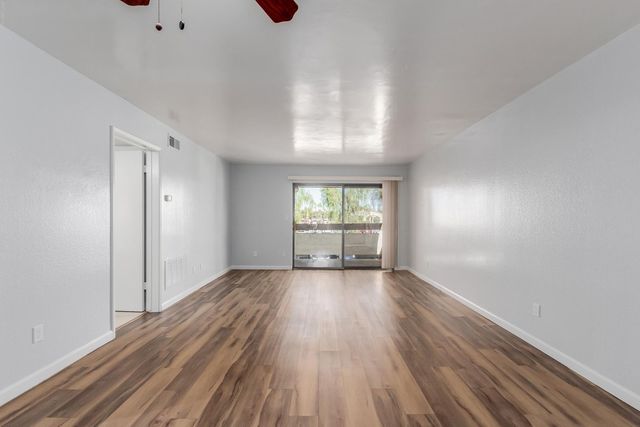 10444 N 69th Street Apt 206, Paradise Valley, AZ 85253