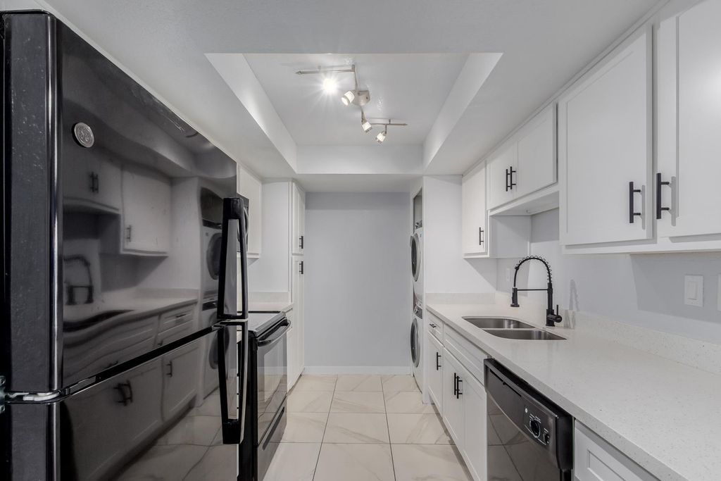 10444 N 69th Street Apt 206, Paradise Valley, AZ 85253
