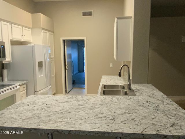 6337 E ROCHELLE Street E, Mesa, AZ 85215