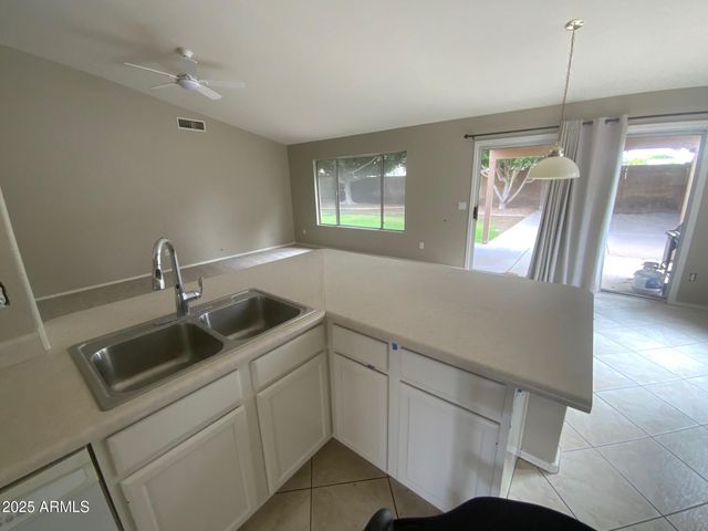 6337 E ROCHELLE Street E, Mesa, AZ 85215