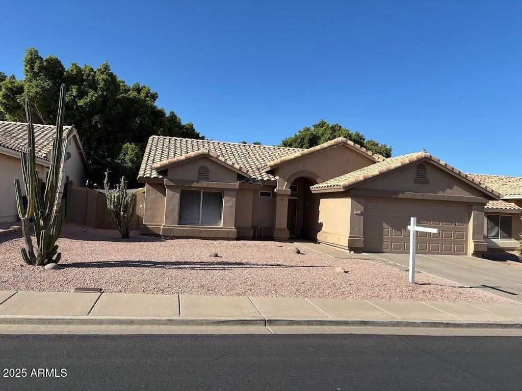 6337 E ROCHELLE Street E, Mesa, AZ 85215