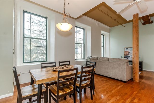 15 Higgins St 201, Smithfield, RI 02917