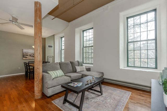 15 Higgins St 201, Smithfield, RI 02917