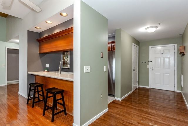 15 Higgins St 201, Smithfield, RI 02917