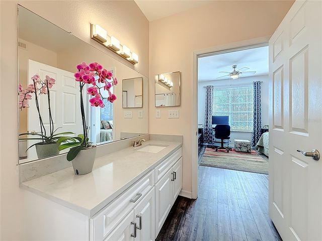 9068 LAKE CHASE ISLAND WAY 9068, Tampa, FL 33626