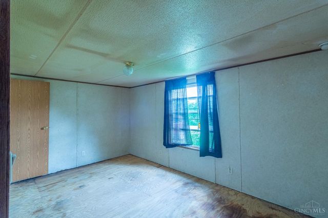 33 Stricklett Road, Manchester, OH 45144