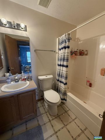 5921 NW 12 Street, Lincoln, NE 68521