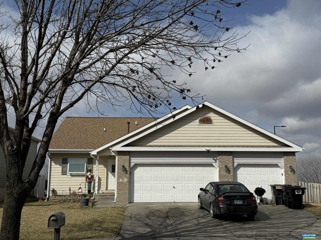 5921 NW 12 Street, Lincoln, NE 68521