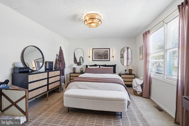 118 W CLINTON ST, Clayton, NJ 08312