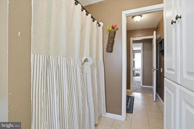 118 W CLINTON ST, Clayton, NJ 08312