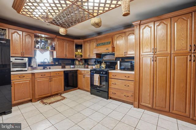 118 W CLINTON ST, Clayton, NJ 08312