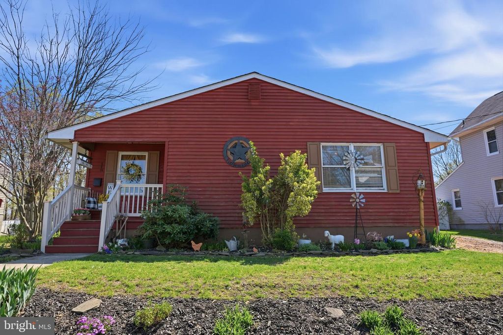 118 W CLINTON ST, Clayton, NJ 08312