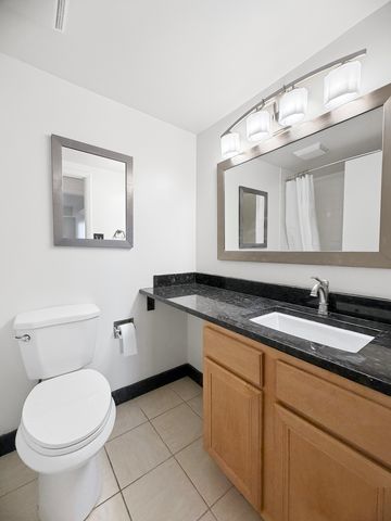 6340 AMERICANA Drive 210, Willowbrook, IL 60527