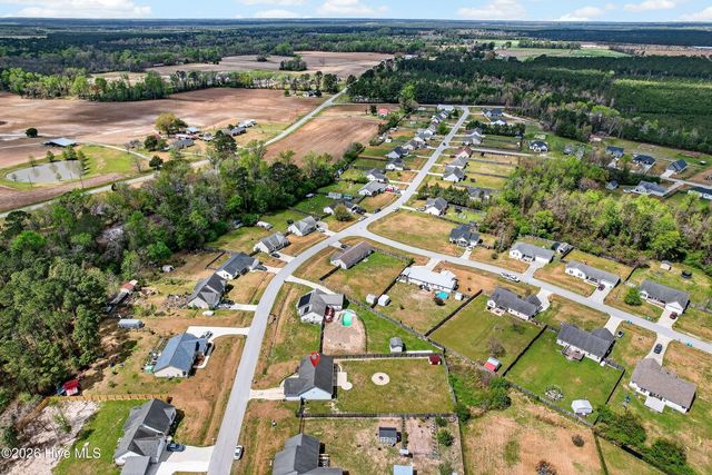 127 Killis Boulevard, Richlands, NC 28574