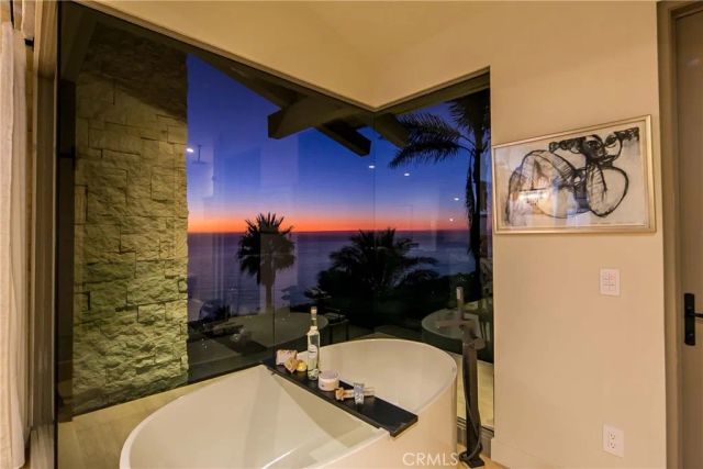 709 Kendall Drive, Laguna Beach, CA 92651