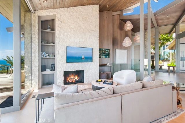 709 Kendall Drive, Laguna Beach, CA 92651