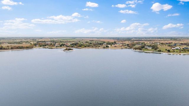 113 Swan Lake Drive, Waxahachie, TX 75165
