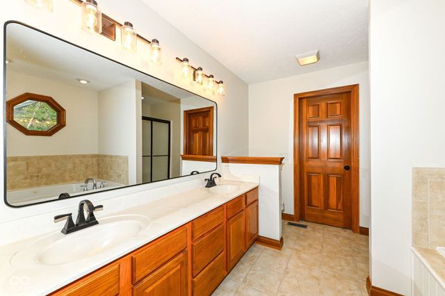 7929 Beechwood Farms, Avon, IN 46123