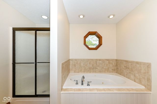 7929 Beechwood Farms, Avon, IN 46123