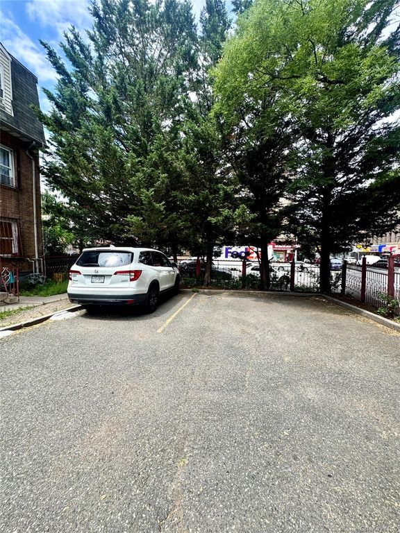 320 E 184TH Street, Bronx, NY 10458 — photo 4
