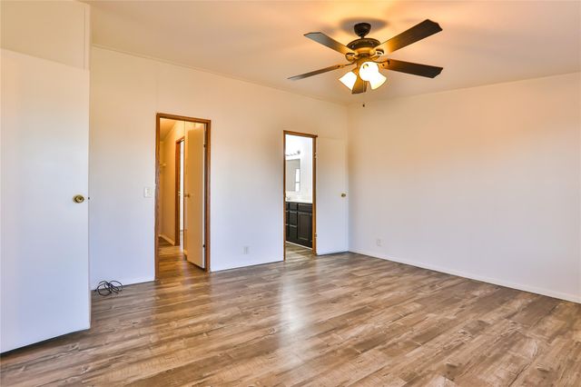 140 Blessing LN, San Marcos, TX 78666