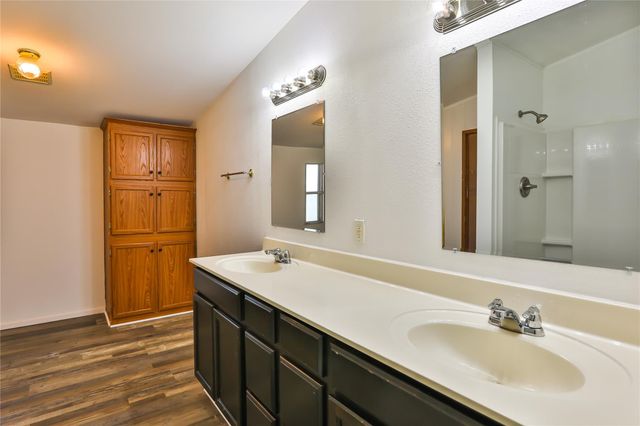 140 Blessing LN, San Marcos, TX 78666