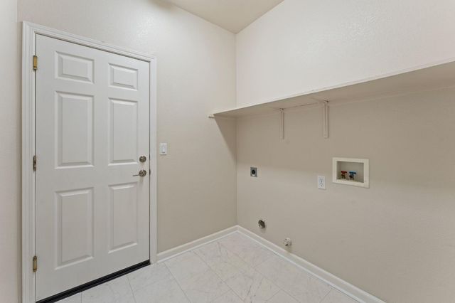 5 Adkinson Ct, Sacramento, CA 95835