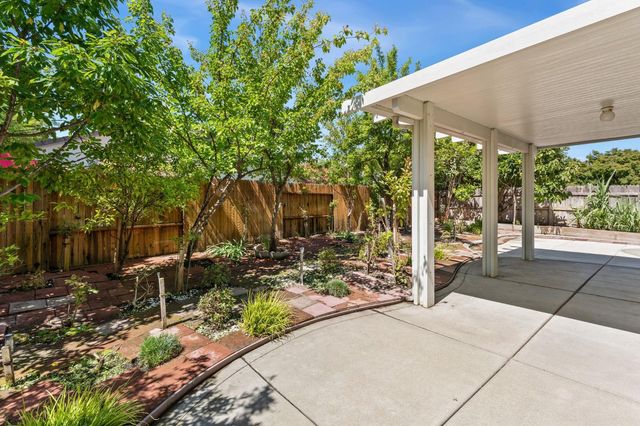 5 Adkinson Ct, Sacramento, CA 95835